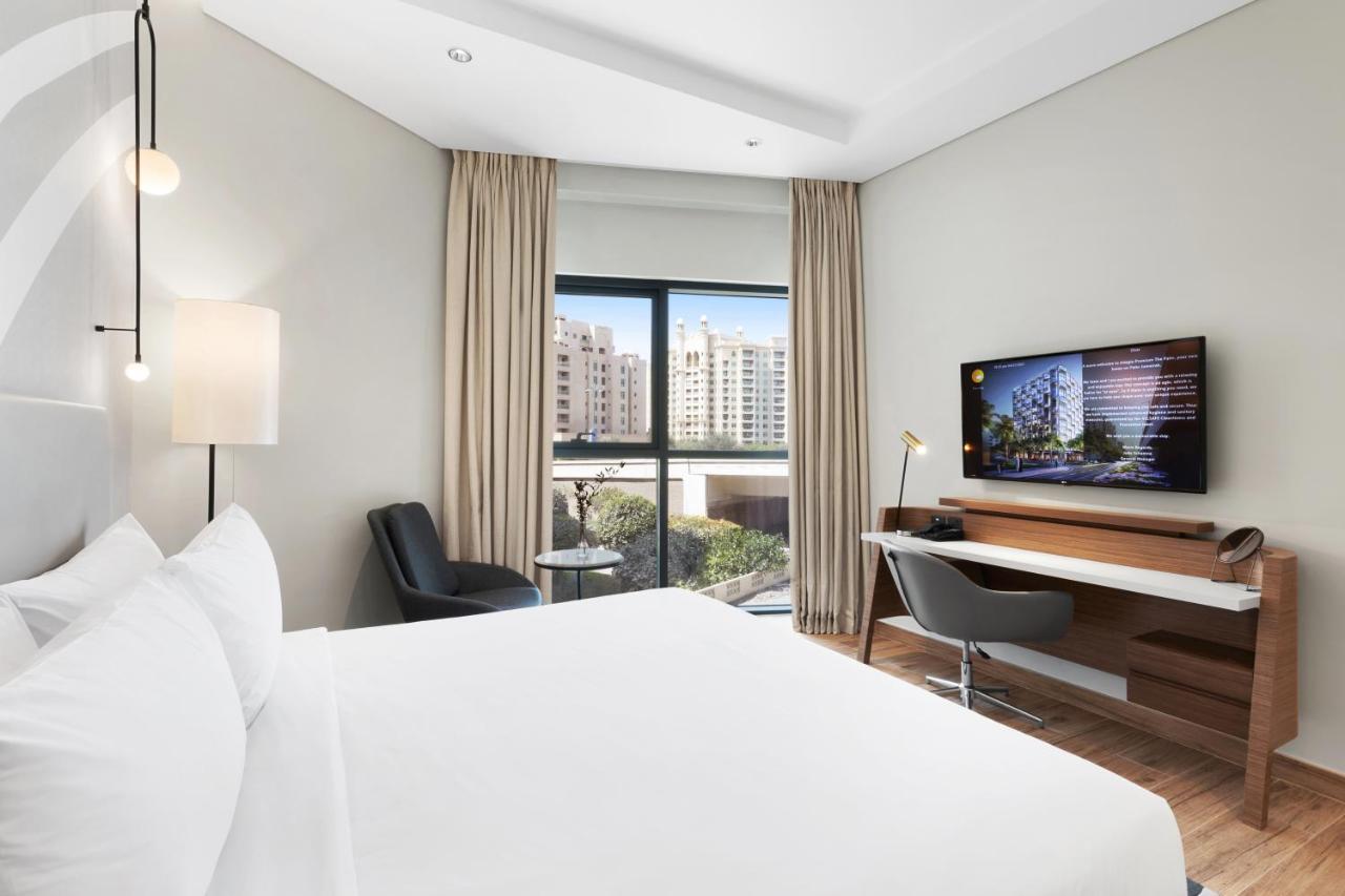 One Bedroom Balcony & Private Beach Access